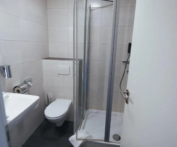 מלון Restaurant Haus Zwicker